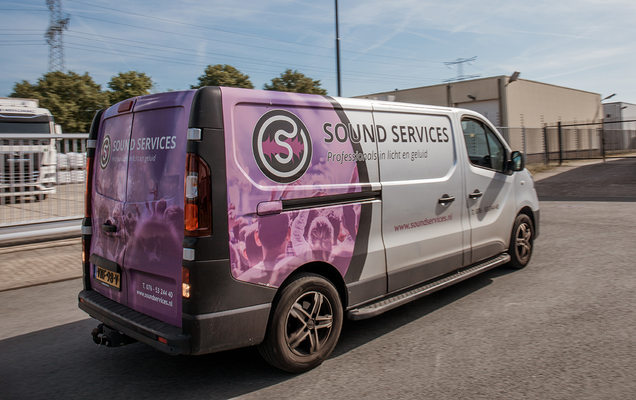 Wie zijn wij naast tekst web